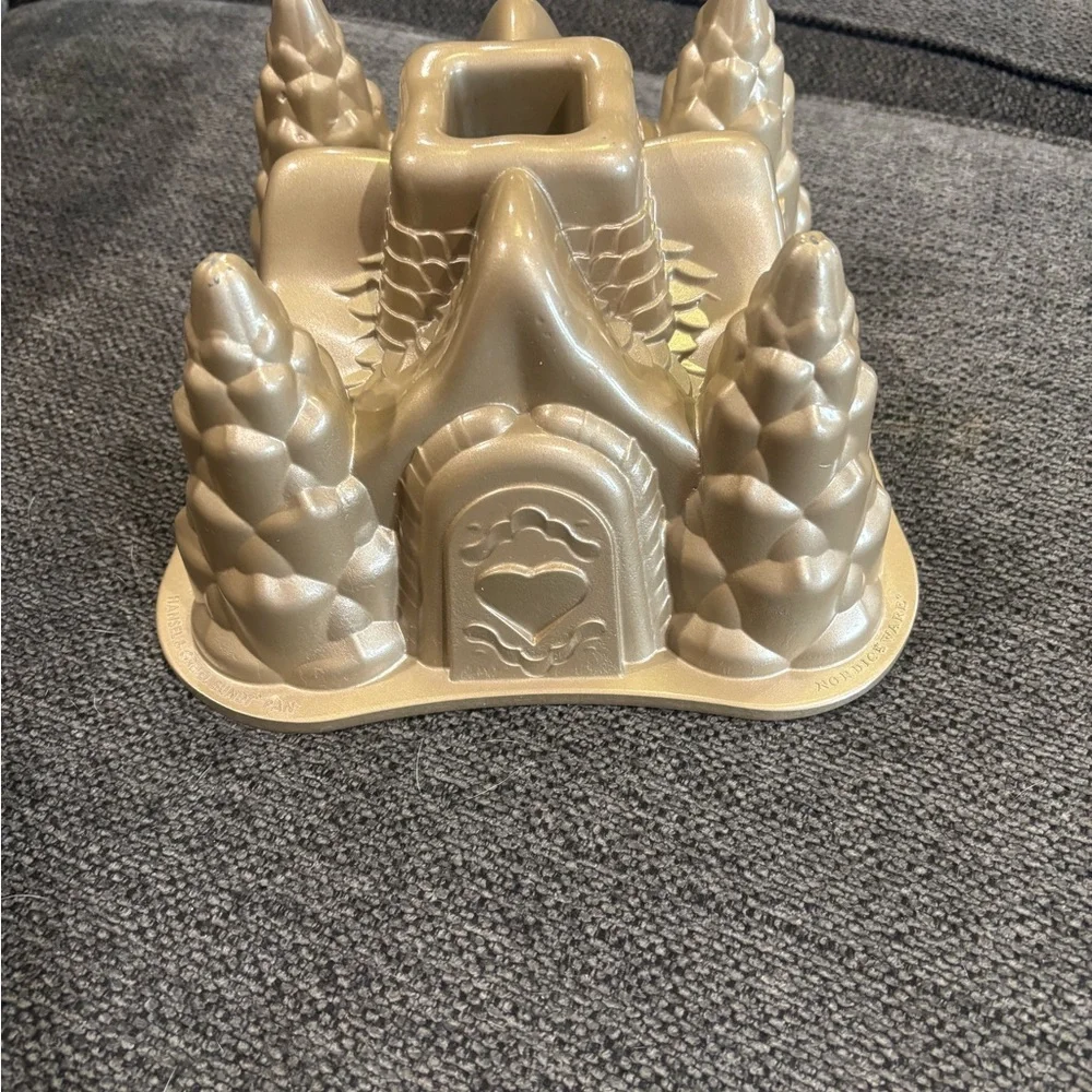 Williams Sonoma Hansel & Gretel Nordicware Bundt Pan